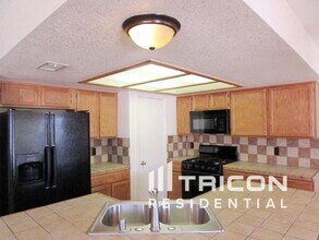 2881 Deep Creek Ln in Las Vegas, NV - Building Photo - Building Photo