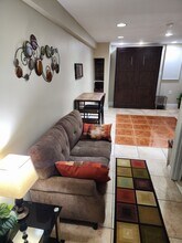 12809 E Shelby Ln, Unit Studio Basement Unit- in Brandywine, MD - Foto de edificio - Building Photo