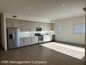 11811 Culver Blvd in Los Angeles, CA - Building Photo - Building Photo