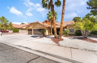 8628 Highacre Dr in Las Vegas, NV - Building Photo - Building Photo