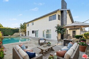 243 Blanquita Way in Placentia, CA - Building Photo