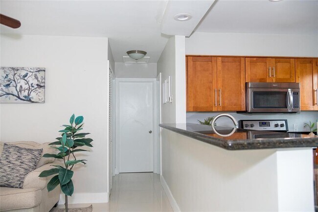 6240 NW 15th St in Margate, FL - Building Photo - Building Photo