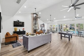 Camino Del Sol in Denton, TX - Foto de edificio - Building Photo