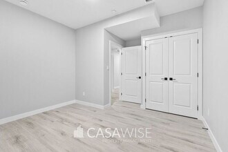 1227 Plum Bnd SW in Edmonton, AB - Building Photo - Building Photo