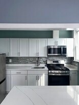 209 Danforth Ave in Jersey City, NJ - Building Photo