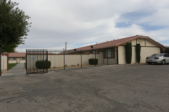 21645 Powhattan Rd in Apple Valley, CA - Building Photo - Primary Photo