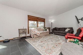 144 S Dartmouth Dr in Manhattan, KS - Building Photo - Building Photo