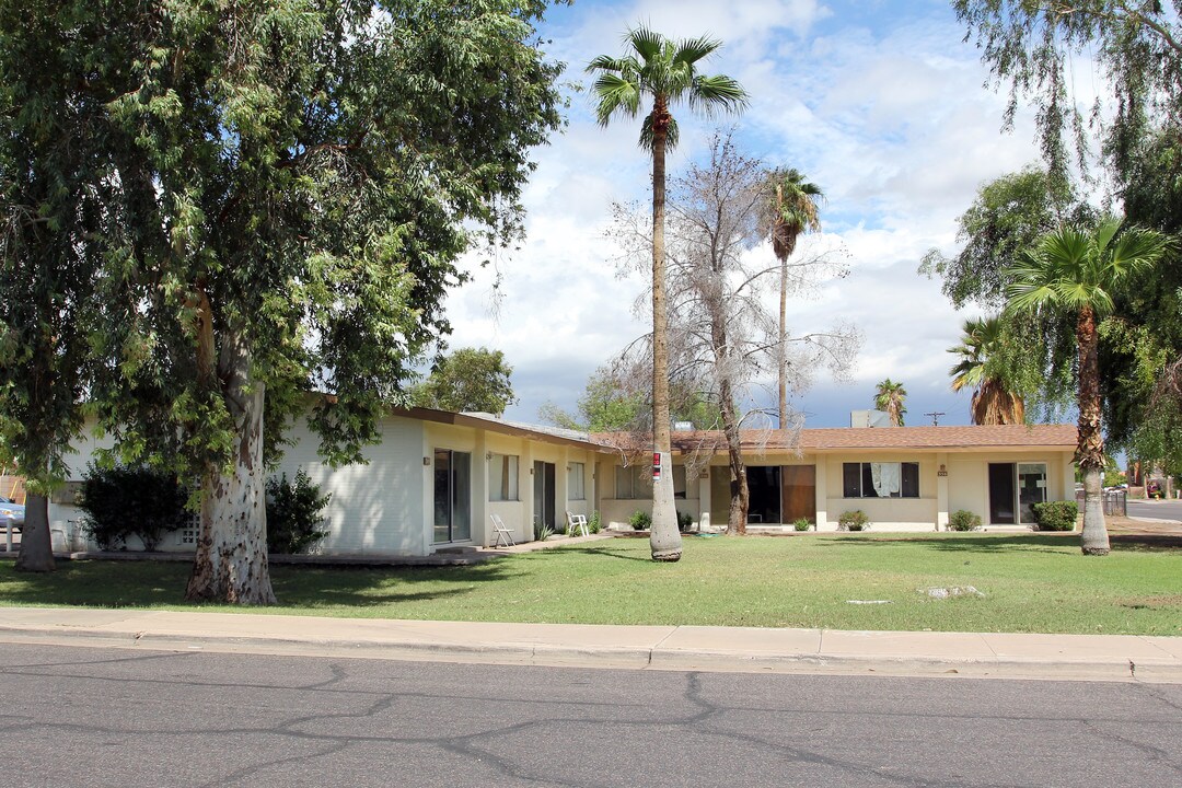348-356 E 7th Dr in Mesa, AZ - Building Photo