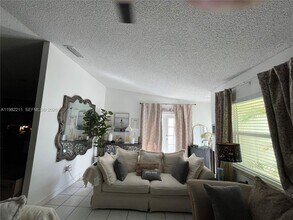 13485 SW 28th St in Miami, FL - Building Photo - Building Photo