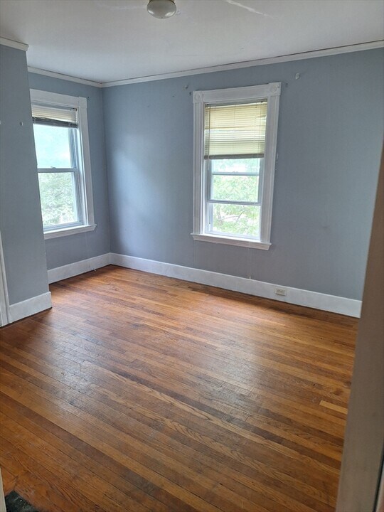 85 Lower E St in Dedham, MA - Building Photo