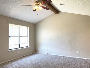 1120 SW 101st St in Oklahoma City, OK - Foto de edificio - Building Photo