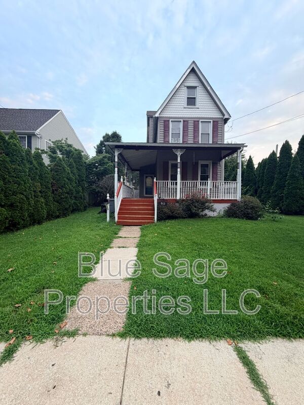 property at 913 8th Ave