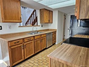 1492 Sanzon Dr in Fairborn, OH - Building Photo - Building Photo