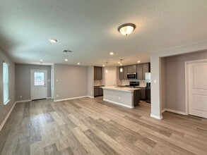 323 Deer Crest Dr in New Braunfels, TX - Building Photo - Building Photo