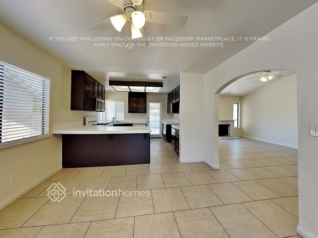 25906 Adolfo Ct in Santa Clarita, CA - Foto de edificio - Building Photo