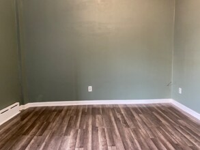 418 Main St, Unit 1FLR Front in Darby, PA - Building Photo - Building Photo