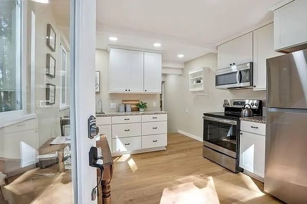 property at 11505 Lake Blvd