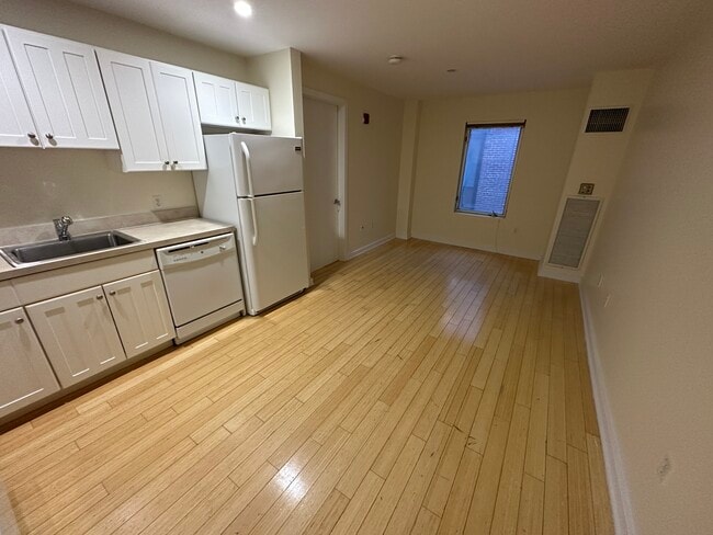 25 Lagrange St in Boston, MA - Building Photo - Building Photo