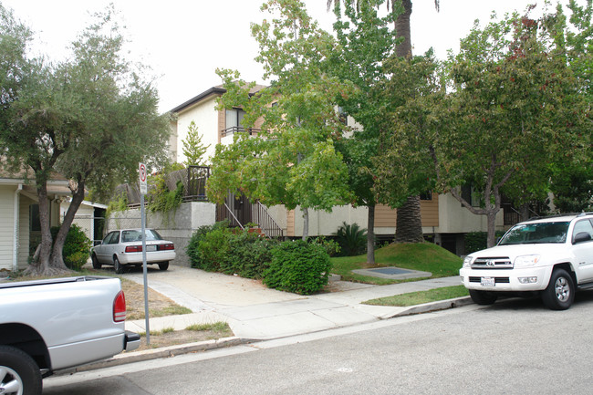 Residential Condominium in Glendale, CA - Building Photo - Building Photo