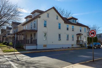 200 S Broad St in Lititz, PA - Building Photo - Building Photo