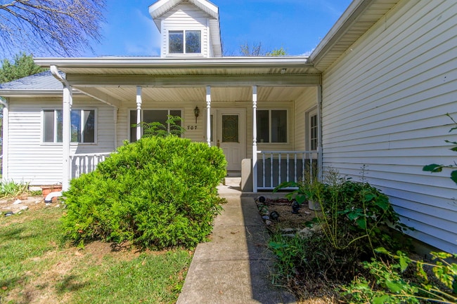 707 E Brick St in Centralia, MO - Building Photo - Building Photo