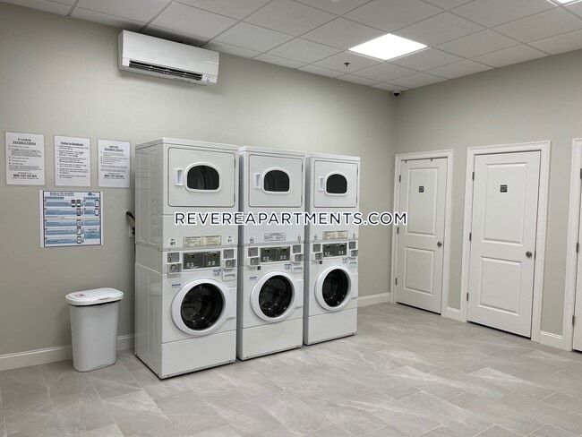 14 Yeamans St-Unit -310 in Revere, MA - Building Photo - Building Photo