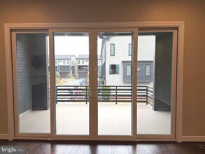 20396 Roslindale Dr in Ashburn, VA - Building Photo - Building Photo