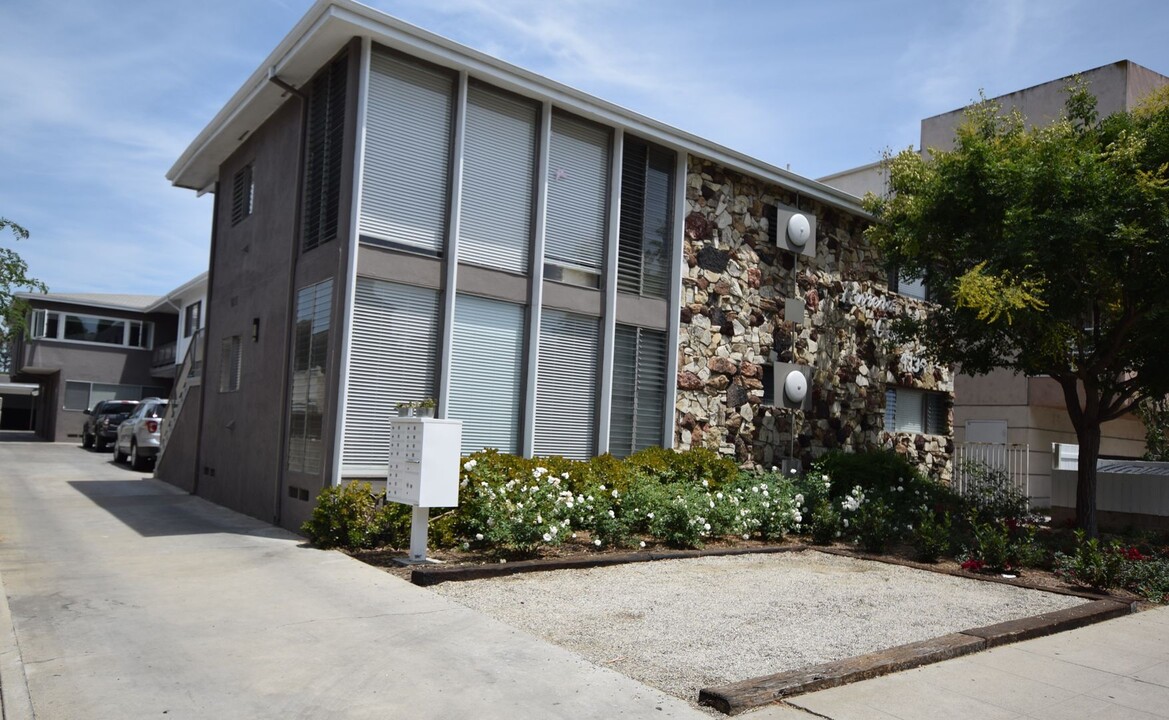 4334 Mammoth Ave, Unit 10 in Los Angeles, CA - Building Photo