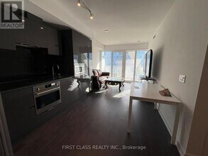 230 Simcoe St in Toronto, ON - Building Photo - Building Photo