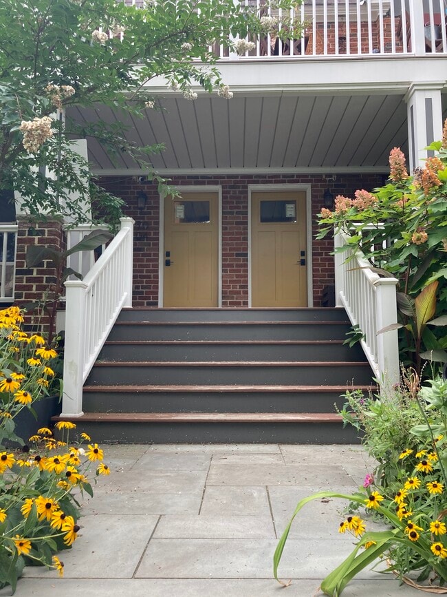 7006 Boyer St, Unit 1st Floor in Philadelphia, PA - Building Photo - Building Photo