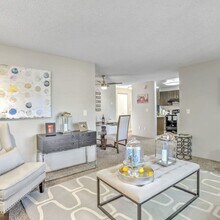 The Windsor in Renton, WA - Building Photo - Building Photo