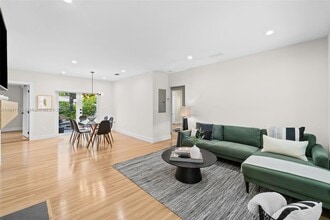 829 Granada Groves Ct in Coral Gables, FL - Building Photo - Building Photo