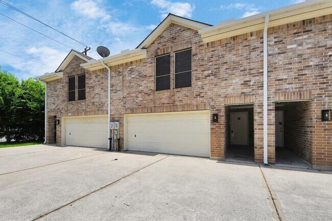 property at 10405 Shadow Oaks Dr