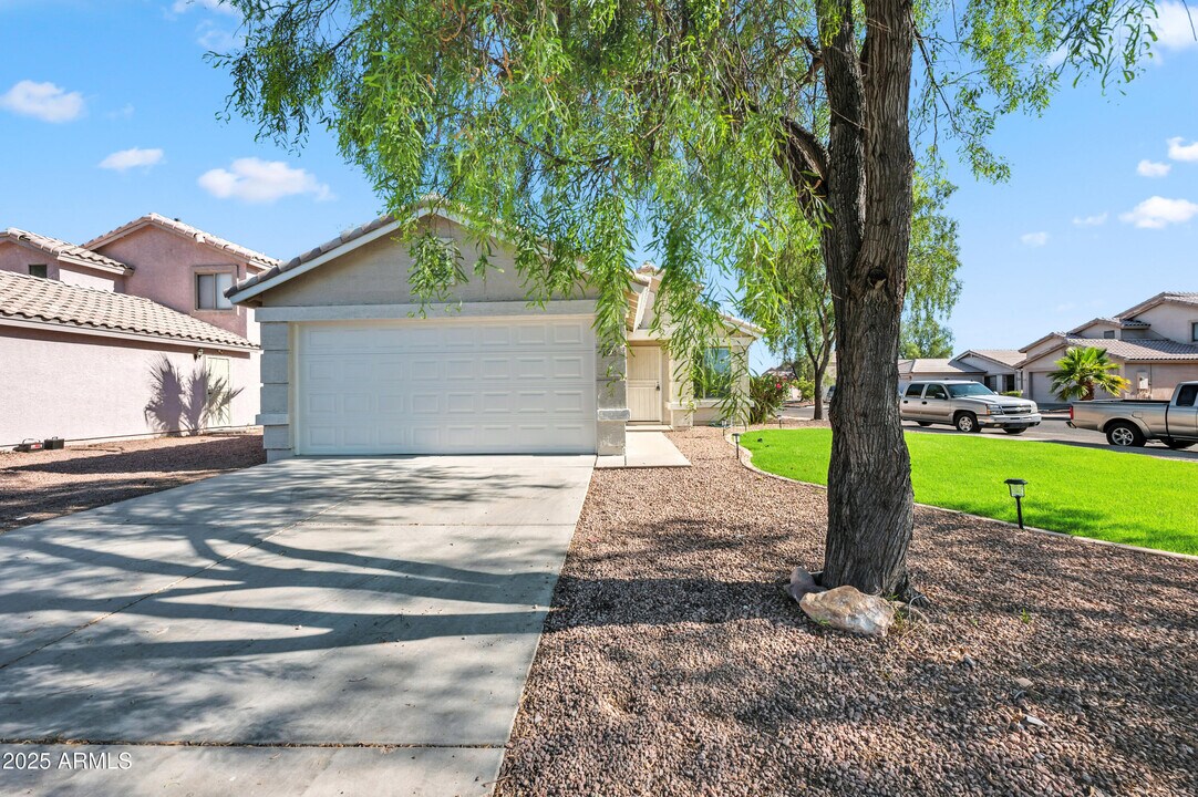 10645 W Piccadilly Rd in Avondale, AZ - Building Photo