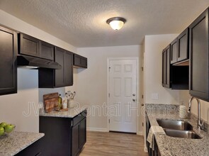 8015 Mattox Ave in Jacksonville, FL - Building Photo - Building Photo