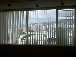 400 Hobron Ln, Unit 2504 in Honolulu, HI - Building Photo - Building Photo