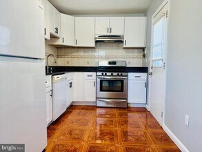 2 Durness Ct in Baltimore, MD - Building Photo - Building Photo