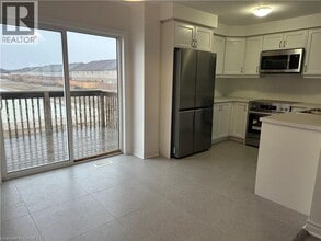 51 Mayland Trl in Stoney Creek, ON - Building Photo - Building Photo