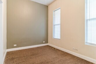 2420 W Polk St in Chicago, IL - Building Photo - Building Photo