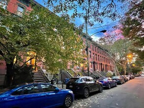 129 Mercer St in Jersey City, NJ - Building Photo - Building Photo