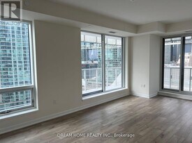 28 Freeland St in Toronto, ON - Building Photo