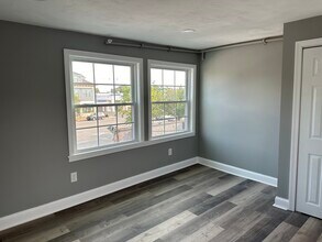 252 Main St, Unit 2 in Hyannis, MA - Building Photo - Building Photo