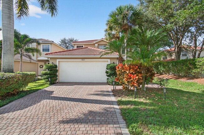 7533 Topiary Ave in Boynton Beach, FL - Building Photo - Building Photo