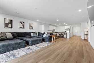 3508 Liviana Gln Ave in Henderson, NV - Building Photo - Building Photo