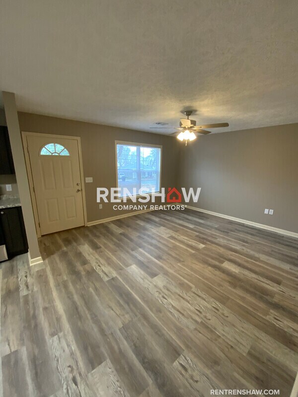 1710 Harris St in Dyersburg, TN - Foto de edificio - Building Photo