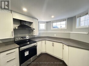 140 Monique Crescent in Barrie, ON - Building Photo - Building Photo