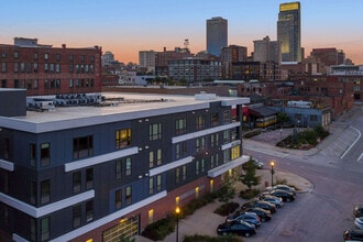 L14 Flats in Omaha, NE - Foto de edificio - Building Photo