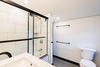 21 Union St, Unit Unit B in Portsmouth, NH - Building Photo - Building Photo