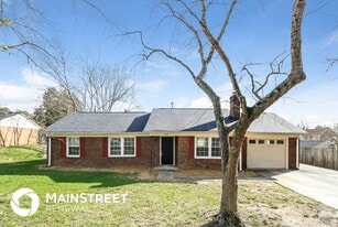 308 Cheltenham Dr in Winston-Salem, NC - Building Photo