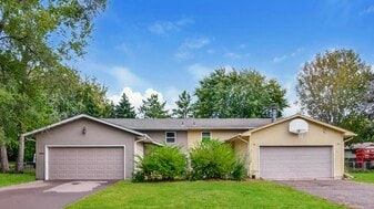 3202 Jurdy Ct S in Eagan, MN - Building Photo